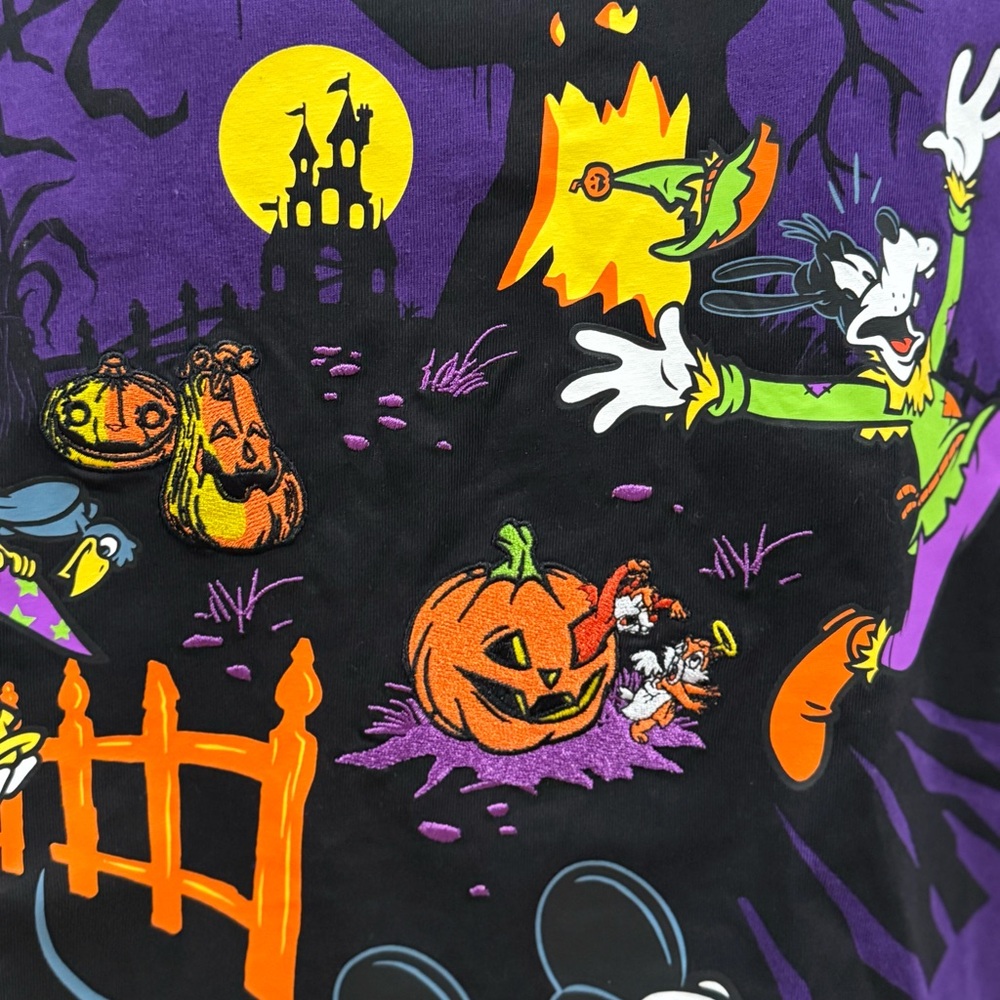 New Disney Mens Mickey Mouse & friend Halloween purple short sleeve shirt Medium - Picture 2 of 9